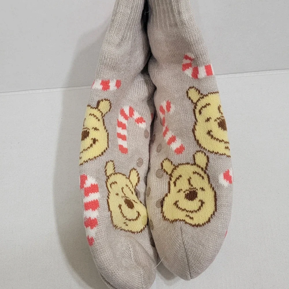 Disney Winnie the Pooh Candy Cane Christmas Cozy Fuzzy Ankle Slip Socks Women's - Picture 3 of 3